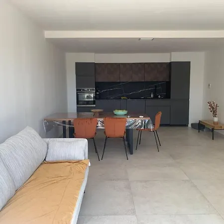 Villa Maison Neuve Avec Piscine Et Terrasse Exterieur